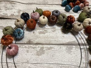 How To Make A Diy Fall Pumpkin Wreath Re Fabbed