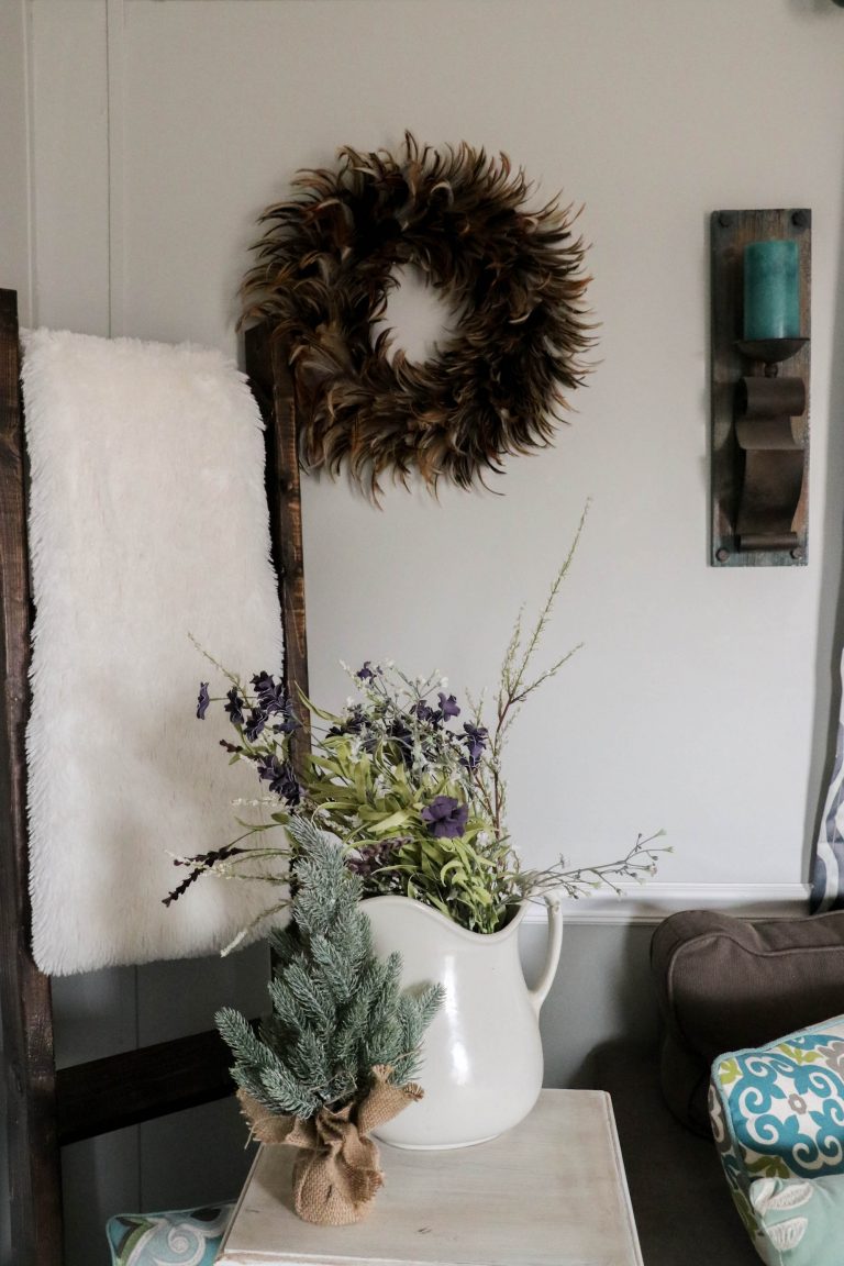 Transitioning To Winter Decor - Re-Fabbed