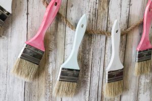 How to make your own DIY Paintbrush garland!