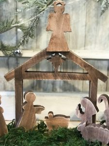 diy wooden nativity scene makeover - Re-Fabbed