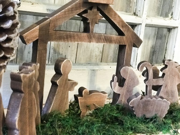 diy wooden nativity scene makeover - Re-Fabbed