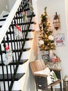 A simple Christmas entryway - Re-Fabbed