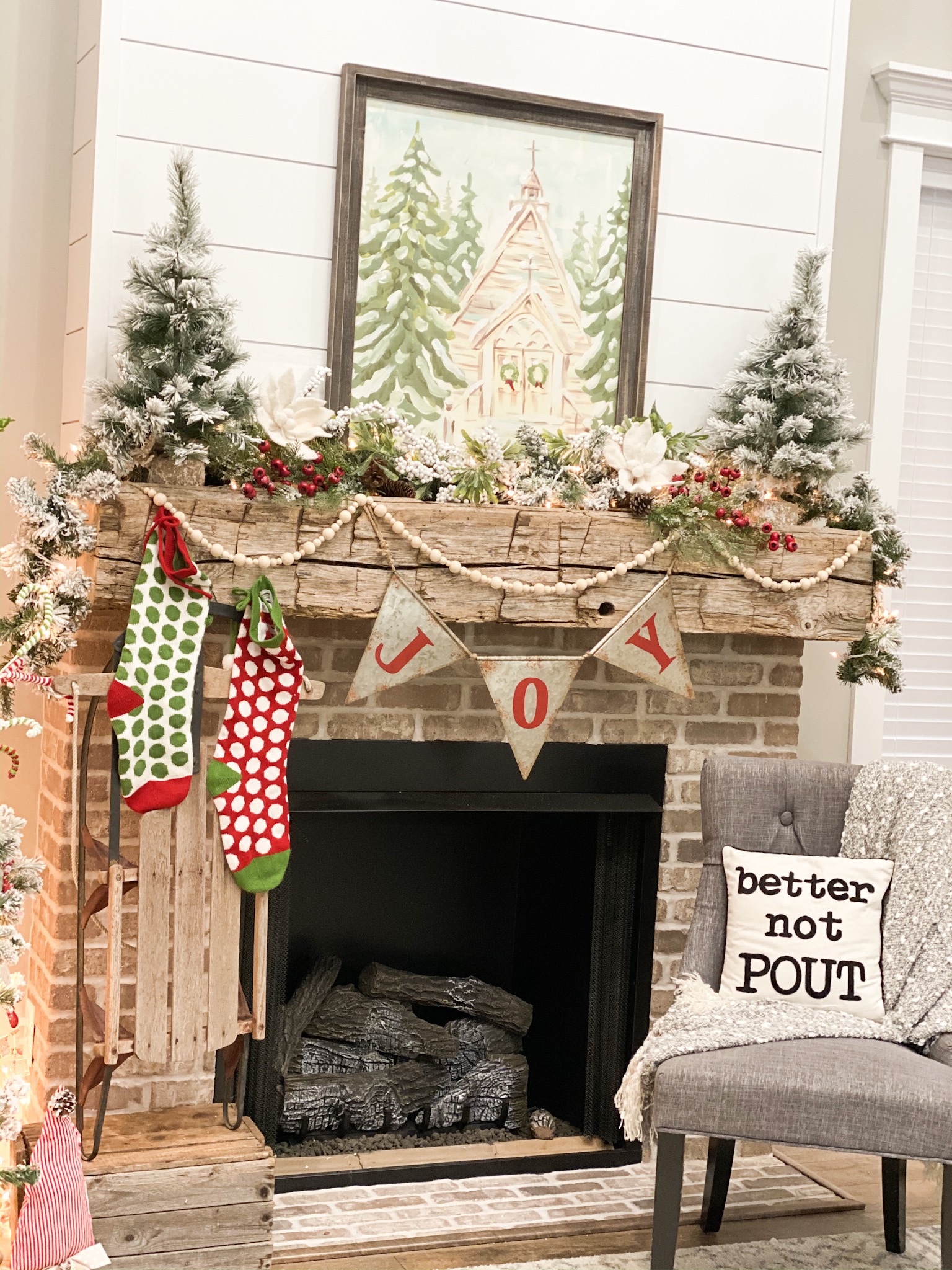 How to decorate a mantel for Christmas ReFabbed