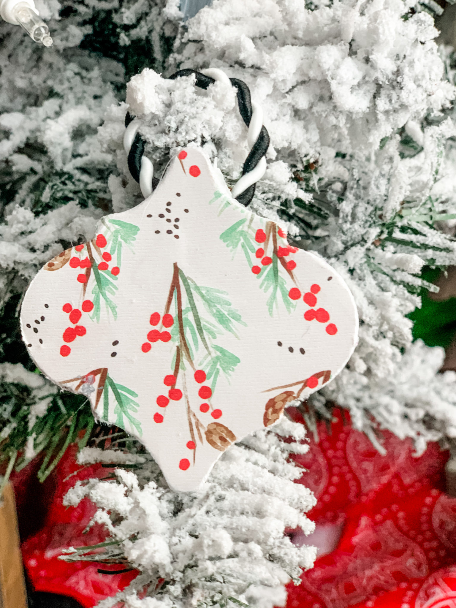 diy tile ornaments - Re-Fabbed