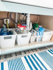 how to organize under the sink using items from the dollar tree