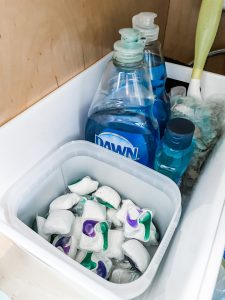 how to organize under the sink using items from the dollar tree