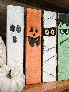 cheap diy Halloween sign - Re-Fabbed