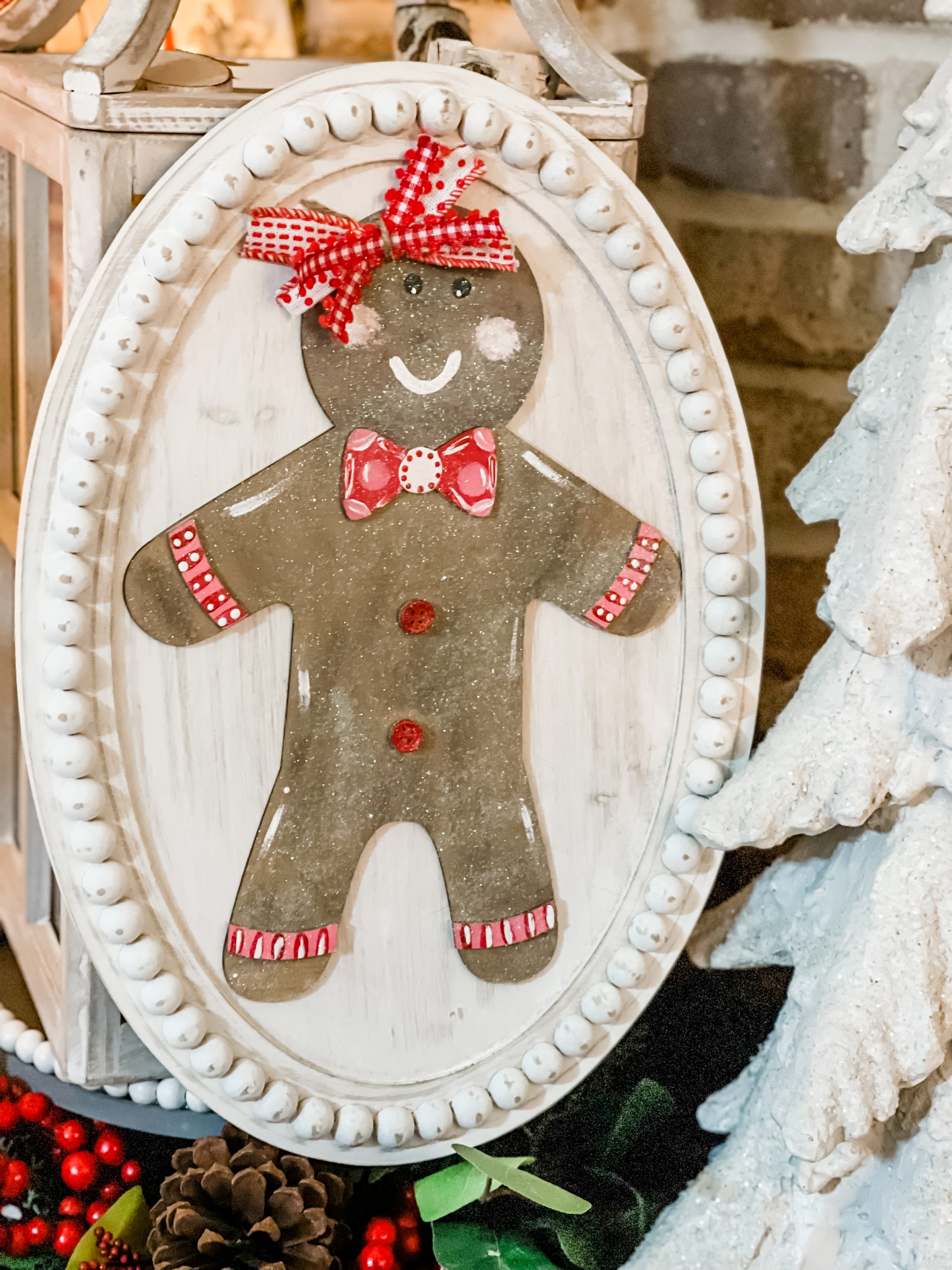 red and white christmas tree with gingerbread - Re-Fabbed