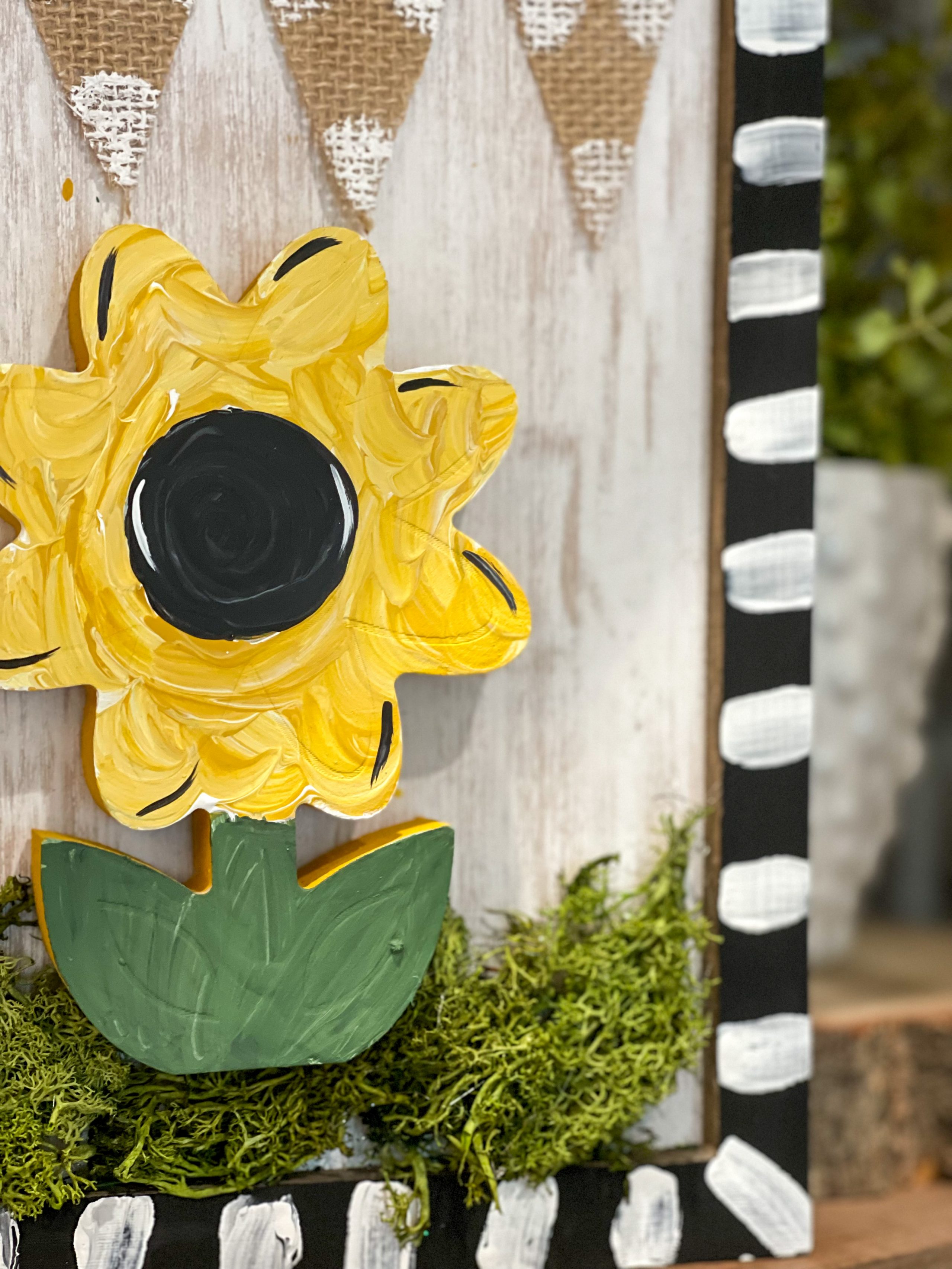 https://www.re-fabbed.com/wp-content/uploads/2022/08/painted-sunflower-sign-with-burlap-banner15.jpg