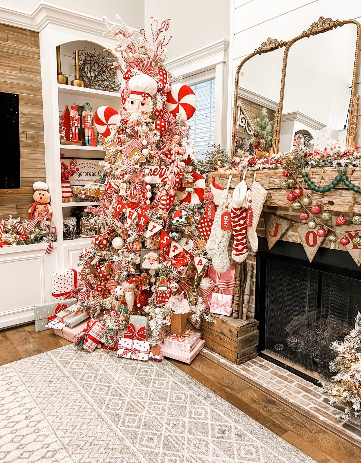 red and white christmas tree with gingerbread - Re-Fabbed