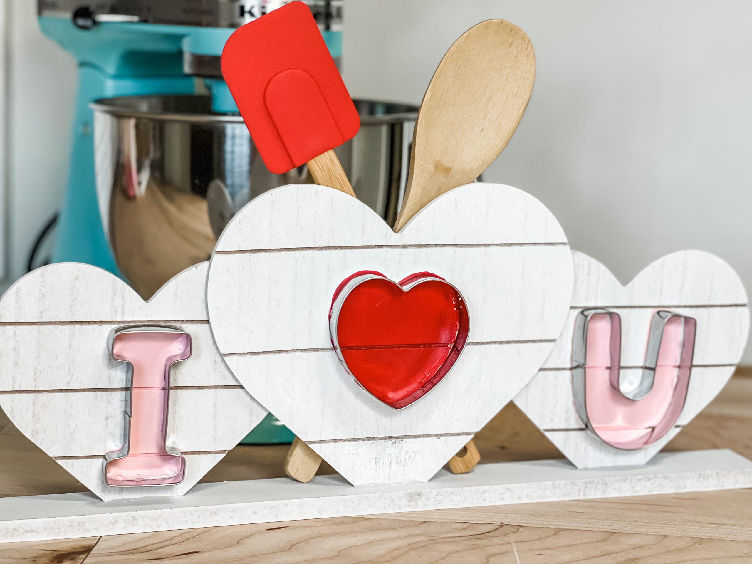 DIY rustic heart for Valentine's décor: Dollar Tree makeover - Burlap  Kitchen