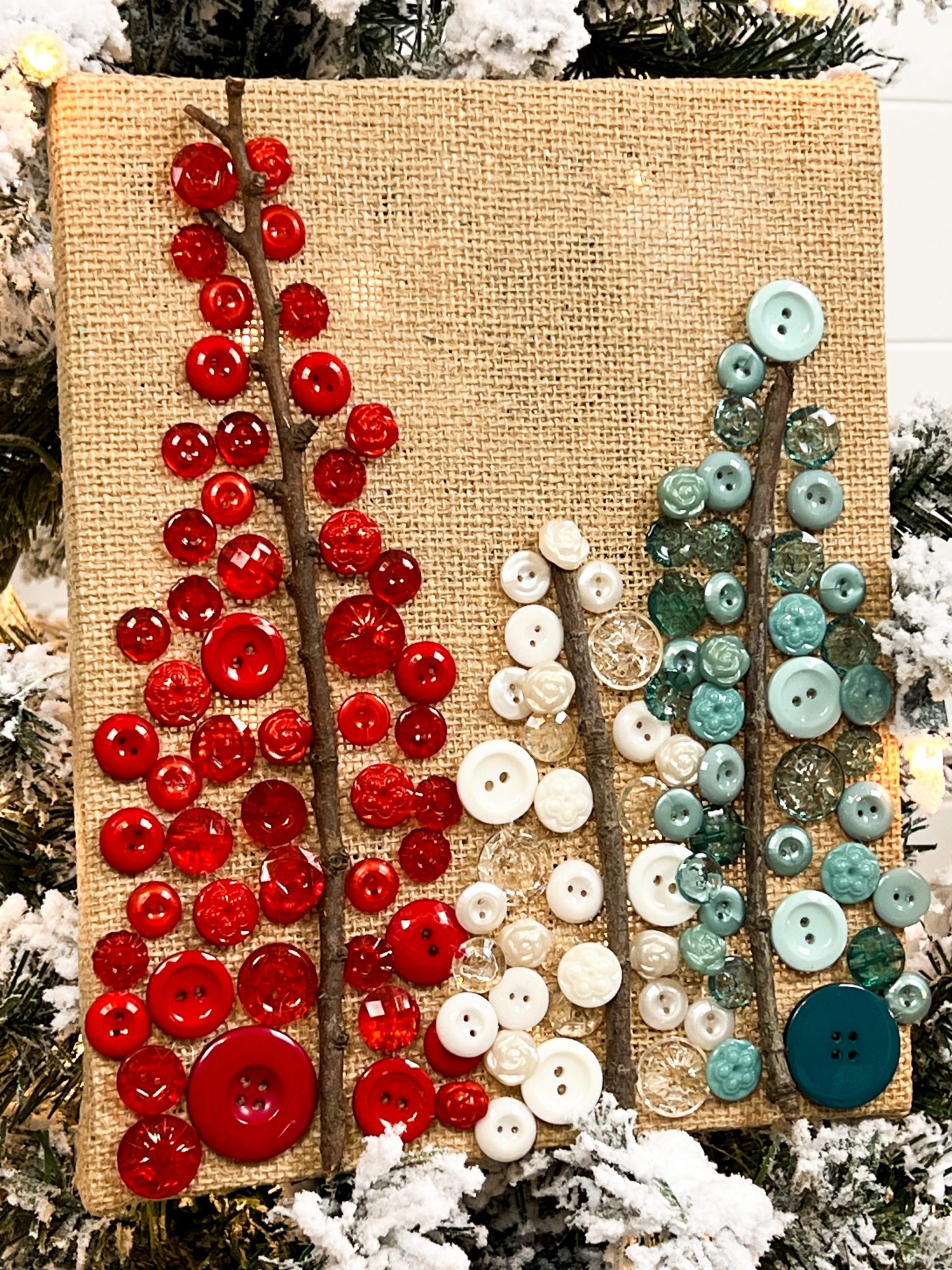 how to make christmas trees with buttons - Re-Fabbed