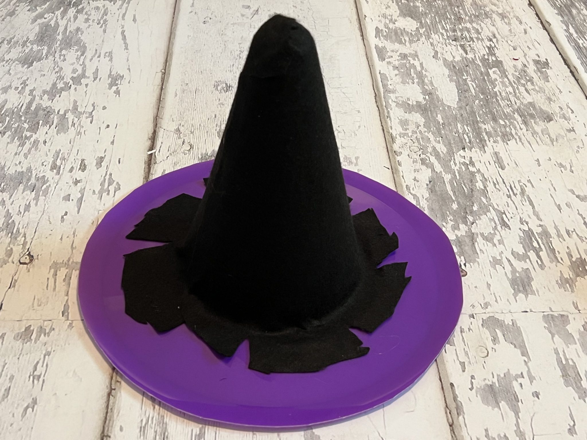 how to make a witches hat using a dollar tree tray - Re-Fabbed