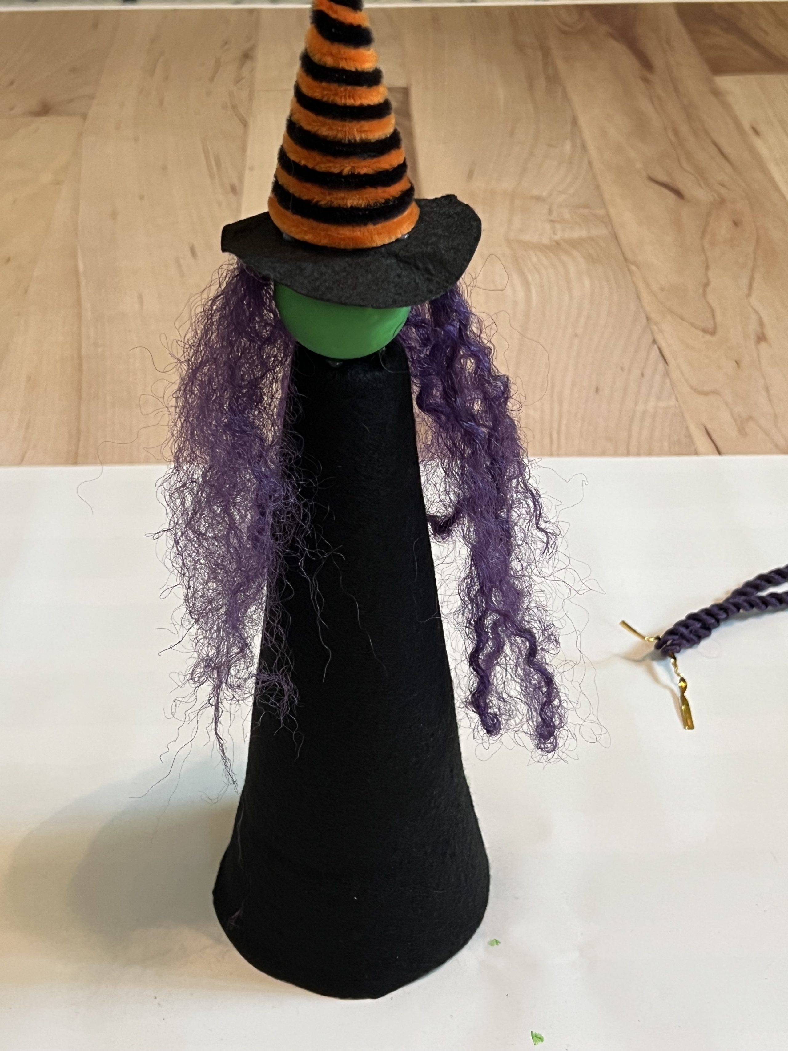 how to make a witch with dollar tree supplies - Re-Fabbed