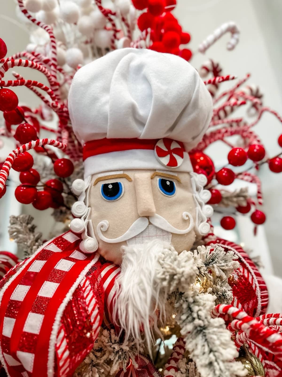 red and white christmas tree with gingerbread - Re-Fabbed