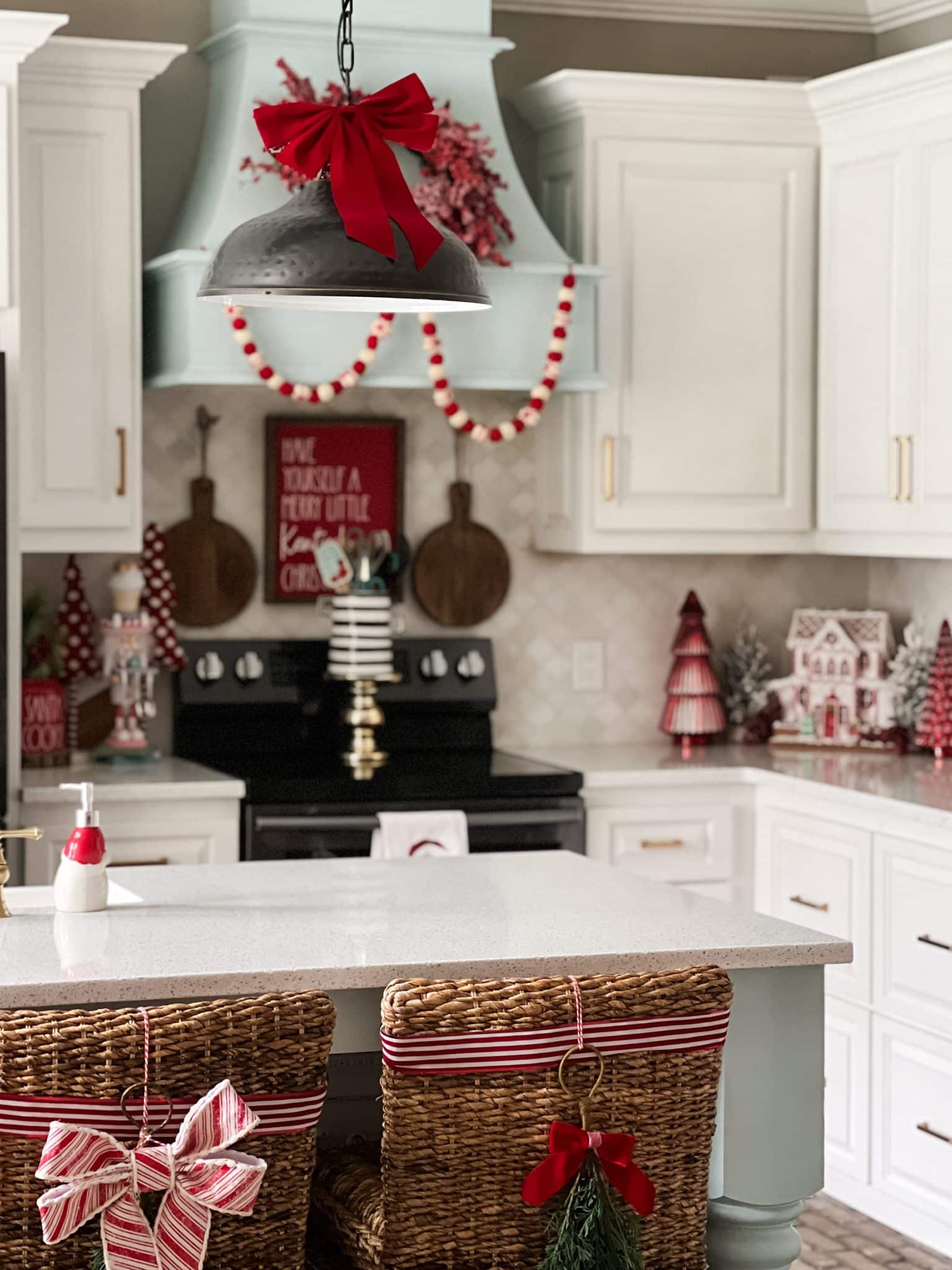 christmas kitchen inspiration with red and white - Re-Fabbed