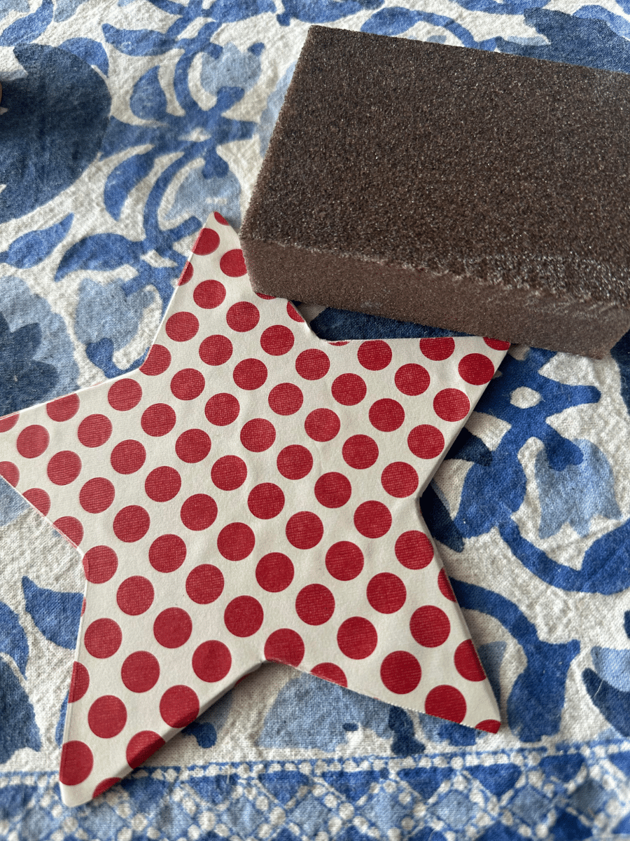 how to make patriotic decor using dollar general wooden stars - Re-Fabbed